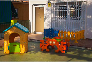 Parques de juegos para estudios bilingües en escuela infantil cotomar